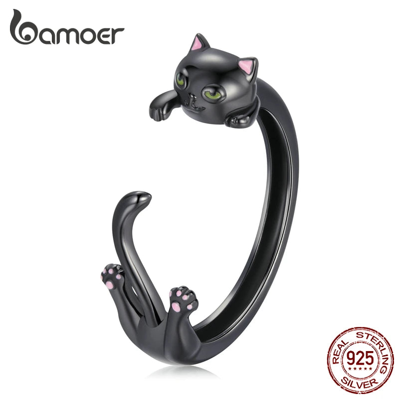 La bague du chat noir sale
