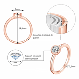 Bague couleur or rose avec une moissanite sertie clos avec ses dimensions et ses caractéristiques.