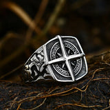 Bague viking en acier inoxydable avec un motif étoile du nord.