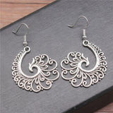 boucles d'oreilles pendantes anciennes