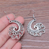 boucles d'oreilles pendantes anciennes