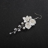 boucle d oreille blanche