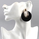 boucles d oreilles noires