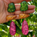 boucles d'oreilles pendantes colorées