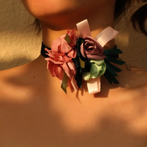 collier à fleurs