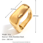 Bague carrée en acier inoxydable 316 L de couleur dorée.
