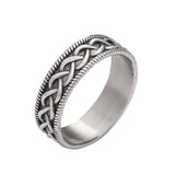 Bague celtique en acier inoxydable couleur argent.