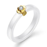 Bague céramique blanc avec un pendentif pierre tenue par des griffes en acier.