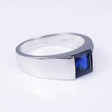 Bague homme saphir en argent sterling 925 avec un petit saphir carré.