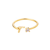 Bague initiale T en acier inoxydable couleur doré.