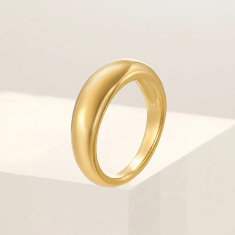 Bague jonc en acier inoxydable couleur dorée.