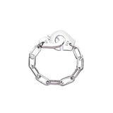 Bague menotte en argent sterling avec un anneau en chaîne.