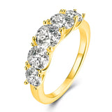 Bague or et diamant avec anneau en or jaune et 5 moissanites.
