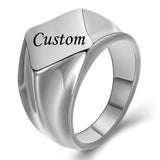 Bague personnalisable en acier de couleur argentée avec la gravure personnalisée à choisir.