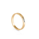 Bague prénom couleur dorée faite en acier inoxydable.