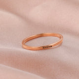 Bague prénom couleur argentée en acier avec la gravure personnalisée "Amanda".