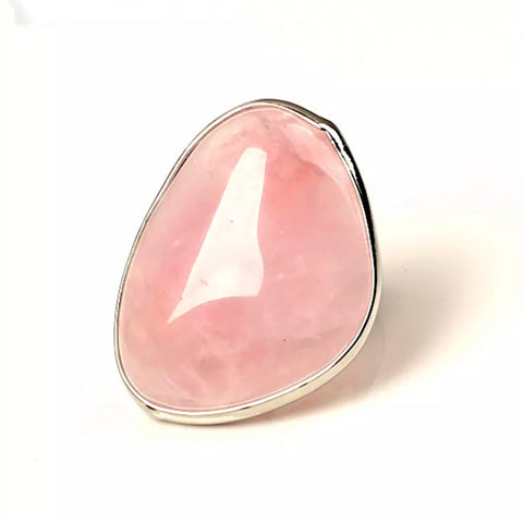 Bague imitation quartz rose en cuivre et en cristal.