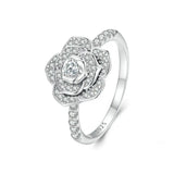 Bague rose en argent sterling 925 avec une fleur sertie de zircons.