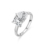 Bague toi et moi diamant en argent sterling 925 et deux moissanite collées, une rectangle et une poire.