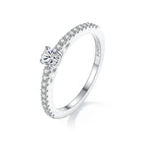 Moissanite bague solitaire en argent sterling 925.