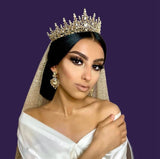 Photo de la mariée avec cette couronne de princesse pour mariage sur sa chevelure